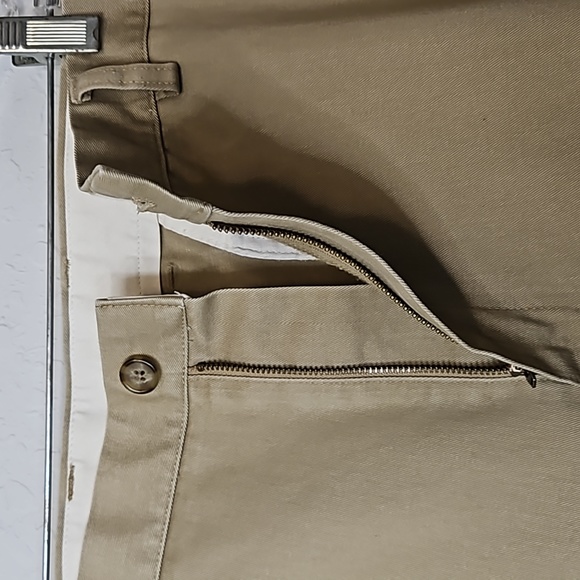 LL Bean Classic Fit Chinos size 42x32 - Picture 5 of 9